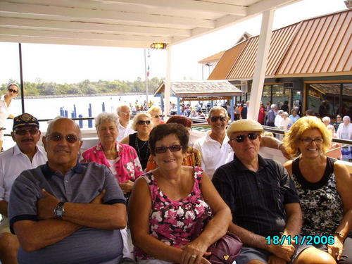 ./Gallery/2011 40th Anniv. Boat Ride/SANY0121.jpg